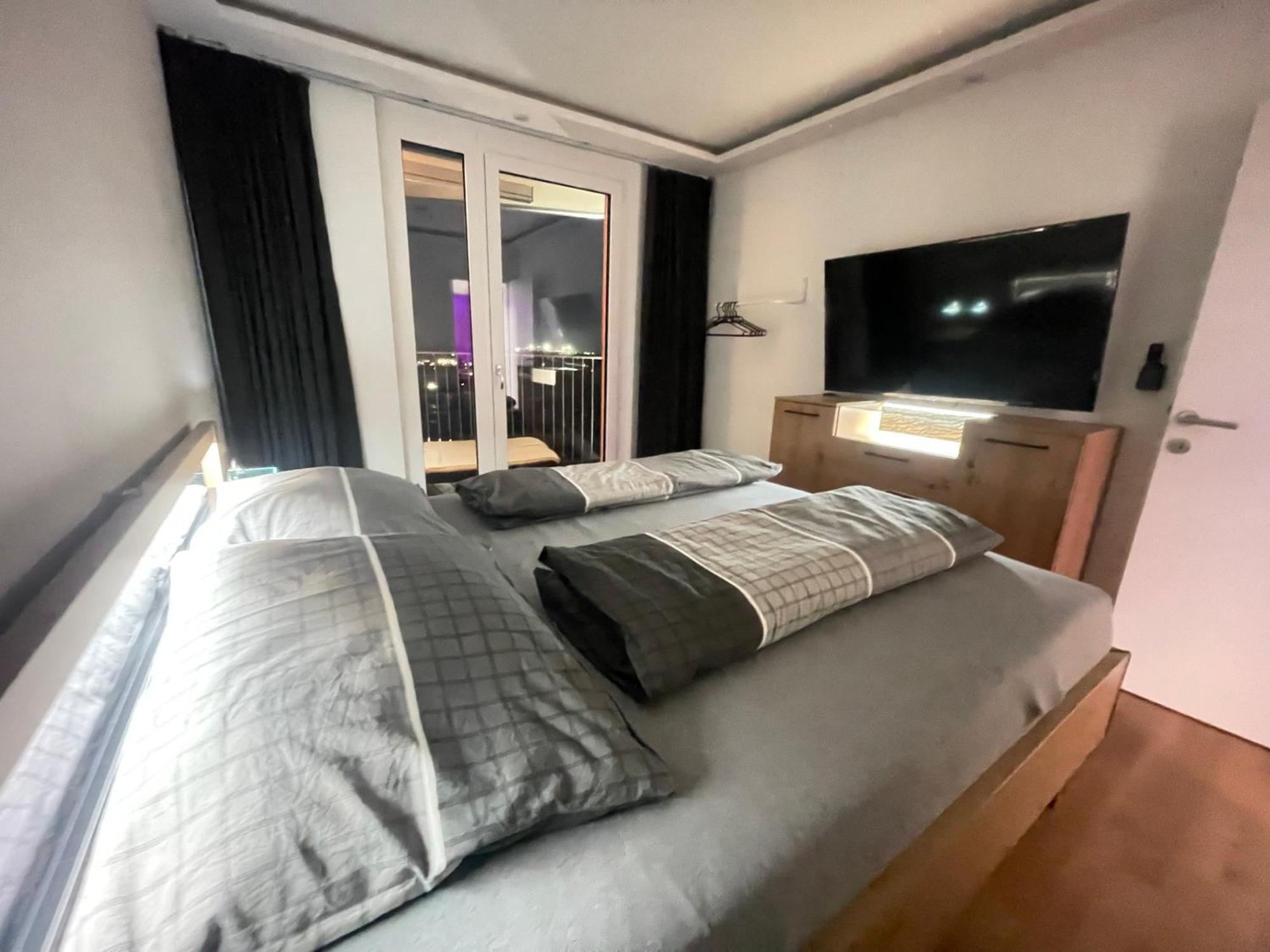 그라츠 100 Qm Penthouse, Self-Check-In, 2 Parkplaetze 아파트 외부 사진