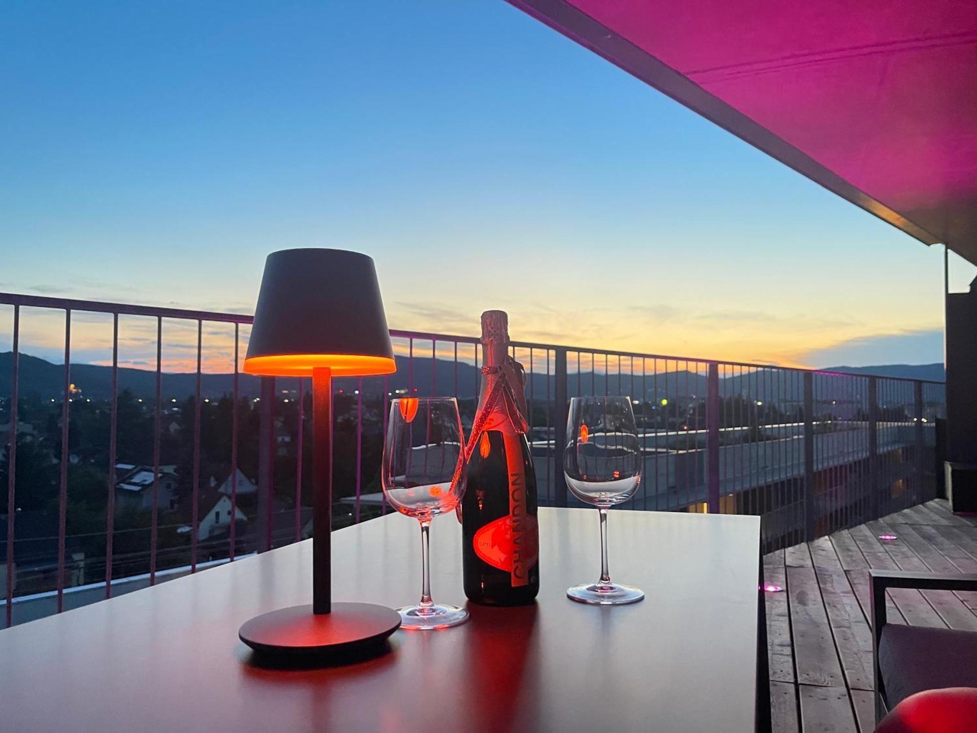 그라츠 100 Qm Penthouse, Self-Check-In, 2 Parkplaetze 아파트 외부 사진