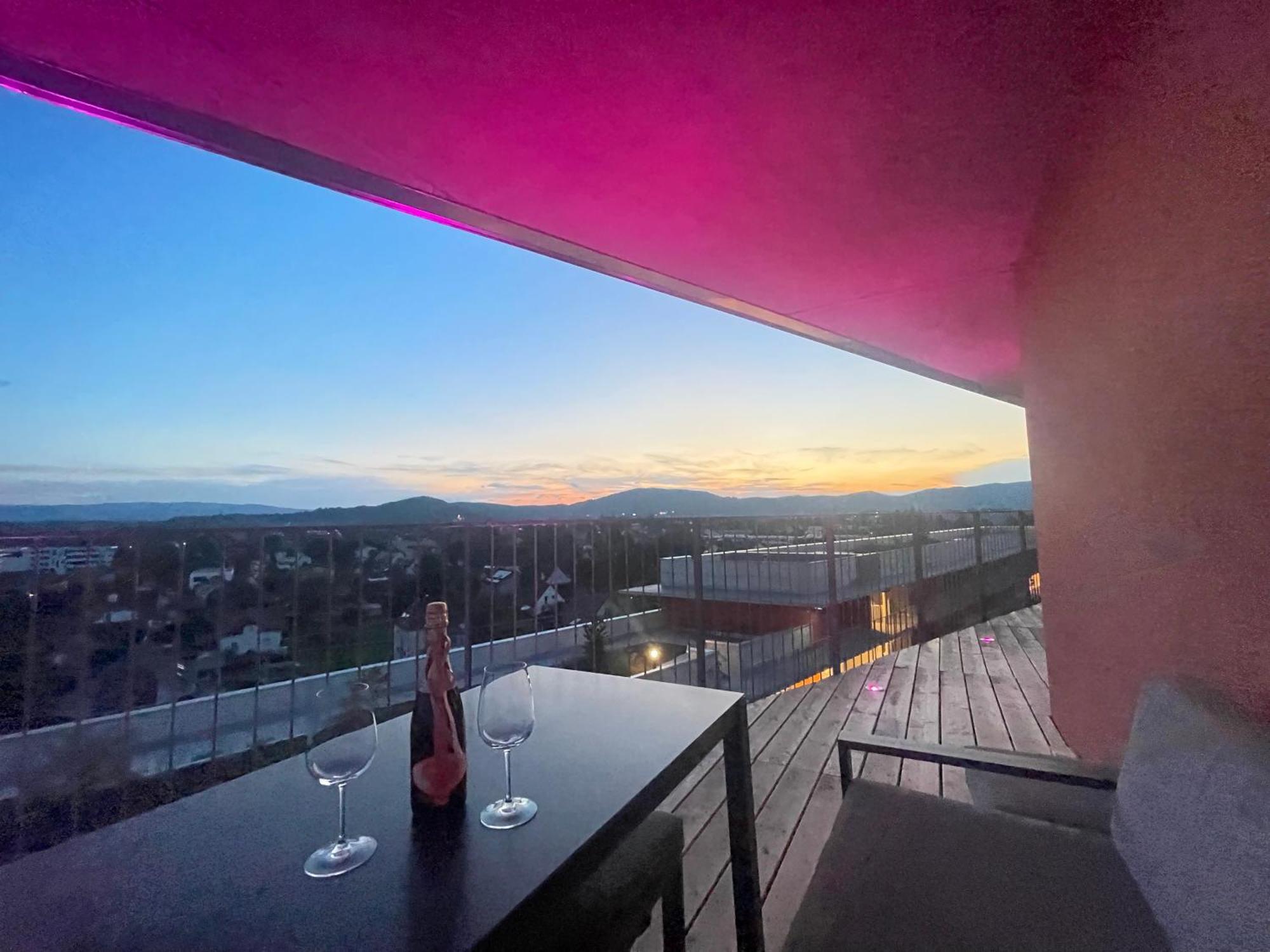 그라츠 100 Qm Penthouse, Self-Check-In, 2 Parkplaetze 아파트 외부 사진