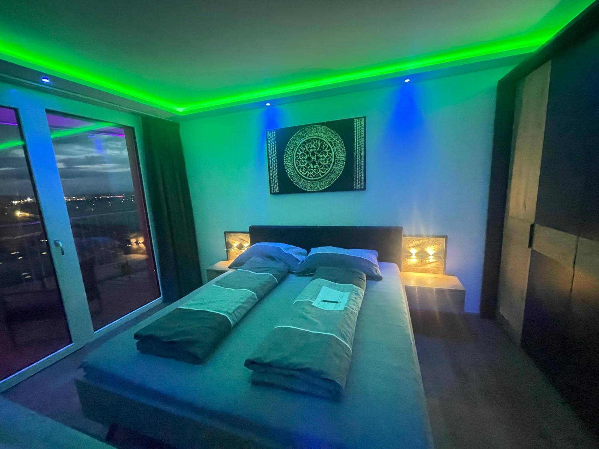 그라츠 100 Qm Penthouse, Self-Check-In, 2 Parkplaetze 아파트 외부 사진